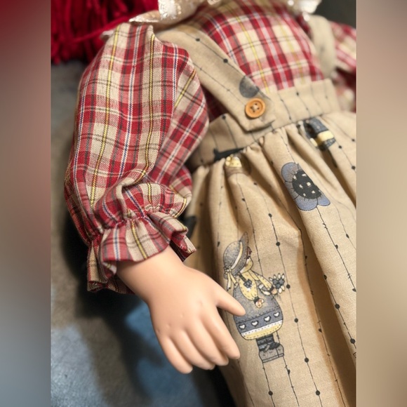 Seymour Mann Raggedy Ann Porcelain Doll Toy Collectible - Picture 5 of 10